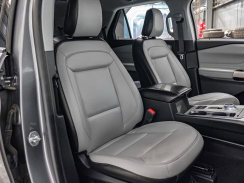 Used 2021 Ford Explorer XLT w/ Equipment Group 202A image 31