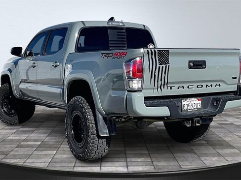 Used 2023 Toyota Tacoma TRD Off-Road image 3