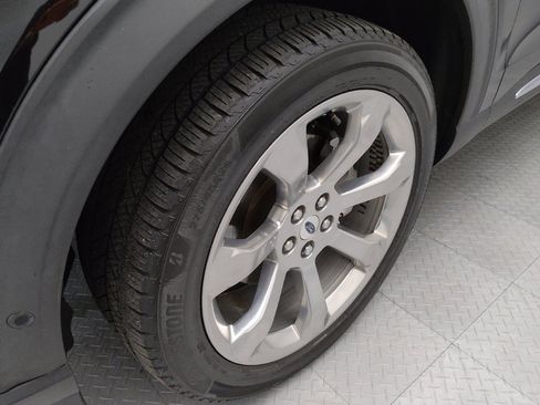 Used 2020 Ford Explorer Platinum w/ Premium Technology Package AWD/4WD image 31