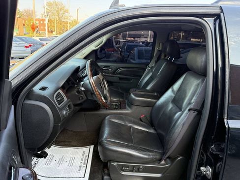 Used 2011 GMC Yukon Denali AWD/4WD image 12