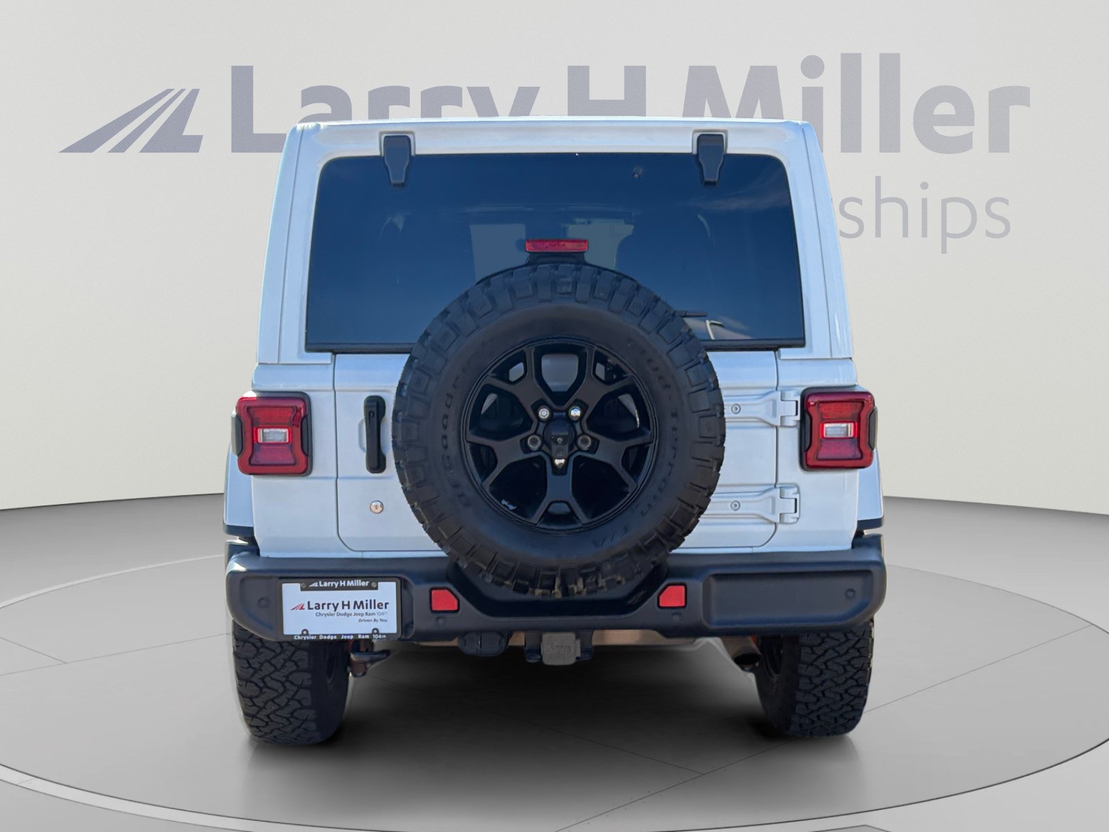 Used 2019 Jeep Wrangler Unlimited Sahara w/ Quick Order Package 24M Moab AWD/4WD image 5