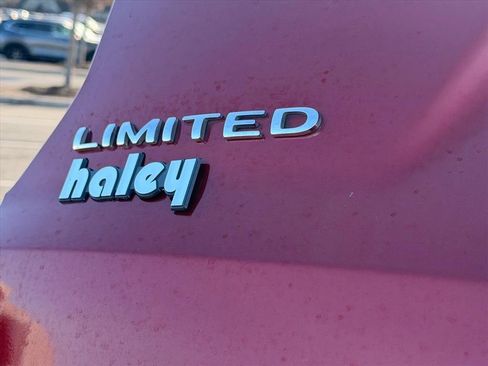 Used 2017 Ford Explorer Limited image 26