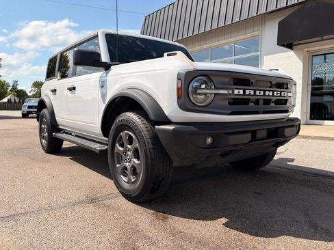 Used 2024 Ford Bronco Big Bend AWD/4WD image 2