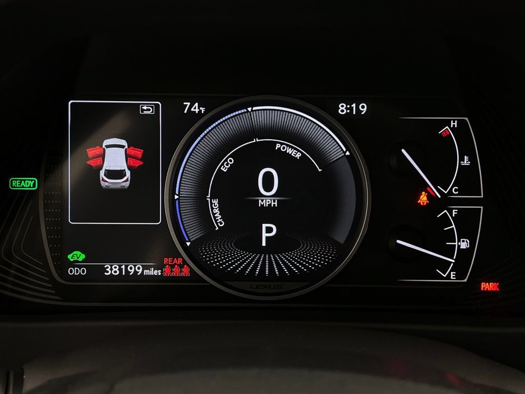 Used 2023 Lexus UX 250h AWD w/ Premium Package image 18