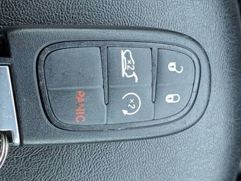 Used 2021 Jeep Cherokee Latitude Lux 80th Anniv w/ Quick Order Package 26U 80TH AWD/4WD image 31