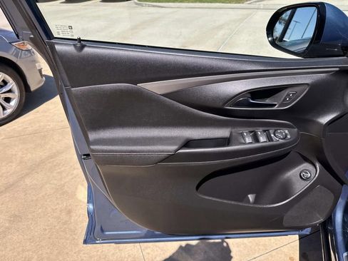 Used 2025 Buick Envista Avenir image 22