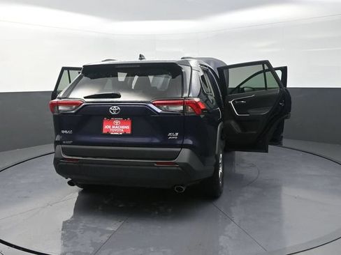 Used 2025 Toyota RAV4 XLE AWD/4WD image 44