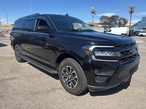 Used 2022 Ford Expedition Max XLT image 3