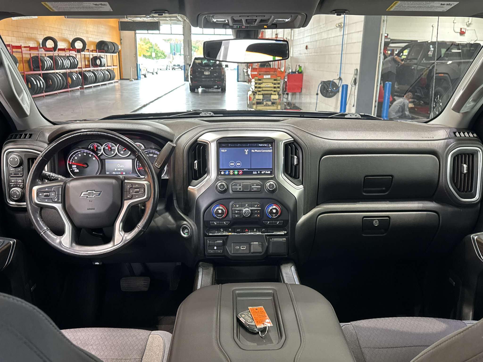 Used 2019 Chevrolet Silverado 1500 LT Trail Boss AWD/4WD image 16