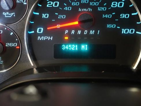 Used 2022 Chevrolet Express 2500 w/ Driver Convenience Package RWD image 21