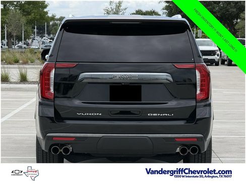 Used 2023 GMC Yukon XL Denali Ultimate AWD/4WD image 5