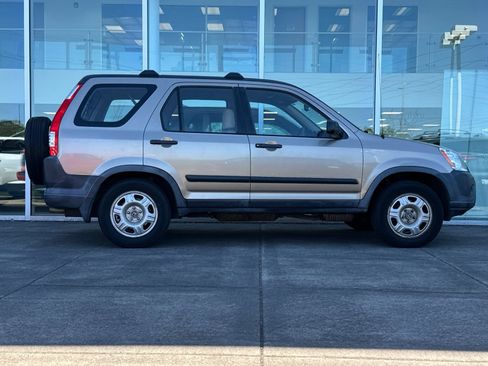 Used 2005 Honda CR-V LX image 2