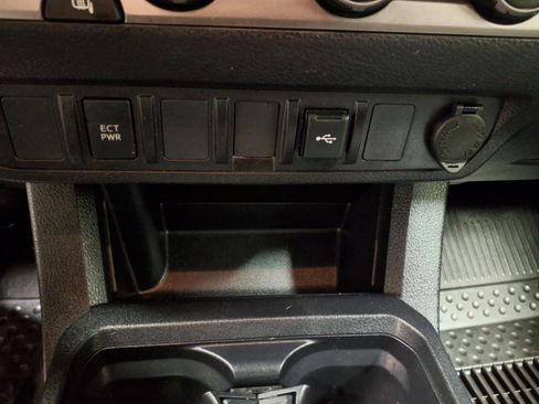 Used 2023 Toyota Tacoma SR w/ SR Convenience Package image 15