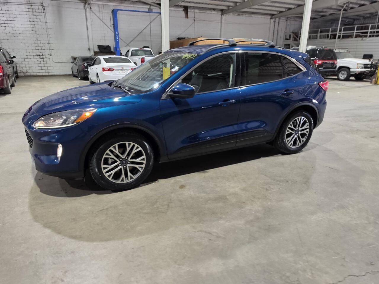 Used 2020 Ford Escape SEL FWD image 1