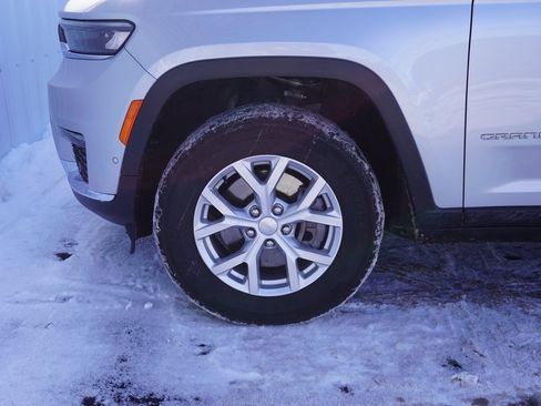 Used 2023 Jeep Grand Cherokee L Limited w/ Luxury Tech Group II image 6