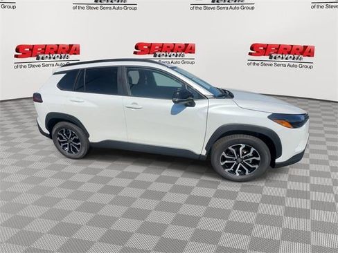 Used 2026 Toyota Corolla Cross SE image 10