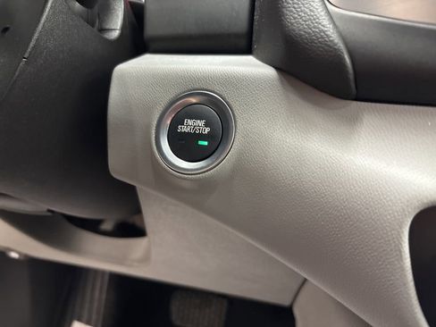 Used 2023 GMC Terrain SLT w/ LPO, Floor Liner Package AWD/4WD image 32