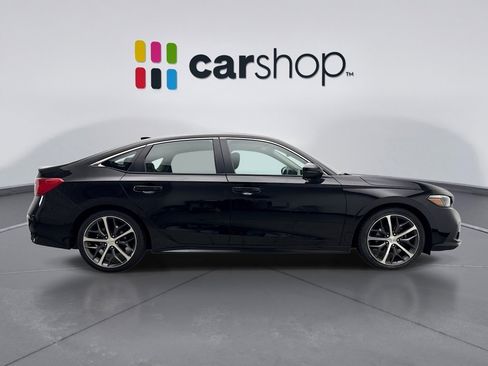 Used 2022 Honda Civic Touring image 6