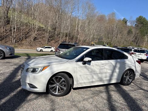 Used 2015 Subaru Legacy 2.5i Limited image 2