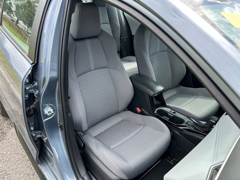 Used 2025 Toyota Corolla SE image 15