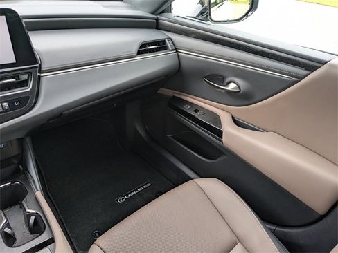 Certified 2023 Lexus ES 300h w/ Premium Package image 16