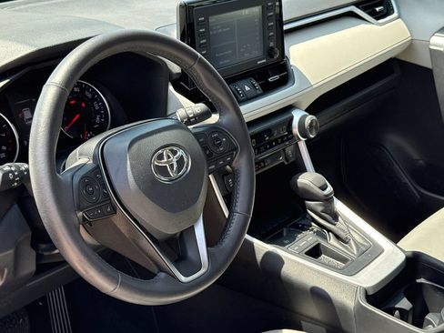 Used 2021 Toyota RAV4 XLE Premium FWD image 18