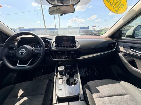 Used 2022 Nissan Rogue SV FWD image 24