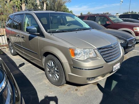 Used 2008 Chrysler Town & Country Limited w/ Entertainment Group #3 FWD image 33
