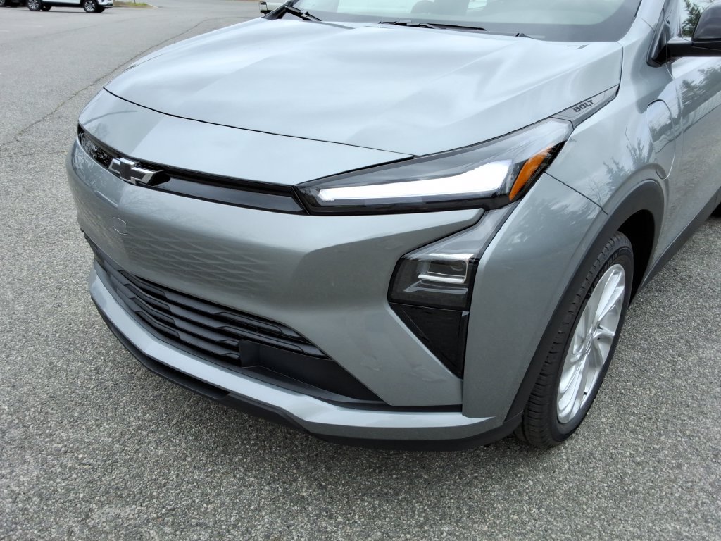 New 2027 Chevrolet Bolt LT w/ Comfort Package FWD image 9
