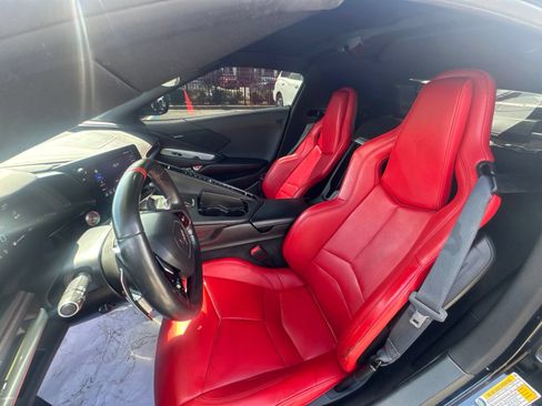 Used 2022 Chevrolet Corvette Stingray Coupe w/ Z51 Performance Package RWD image 17