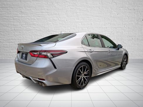 Used 2024 Toyota Camry SE FWD image 6
