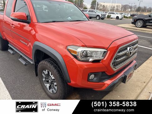 Used 2016 Toyota Tacoma TRD Off-Road image 1