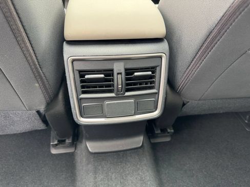 Used 2019 Subaru Forester Premium w/ All-Weather Package AWD/4WD image 16