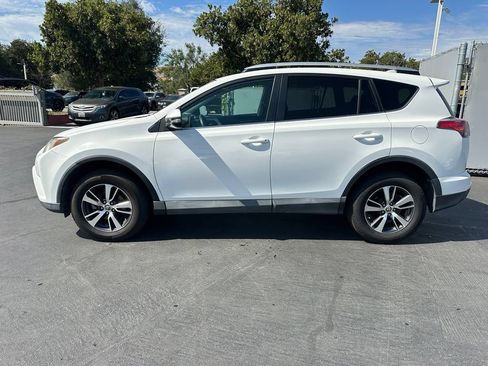 Used 2016 Toyota RAV4 XLE FWD image 2