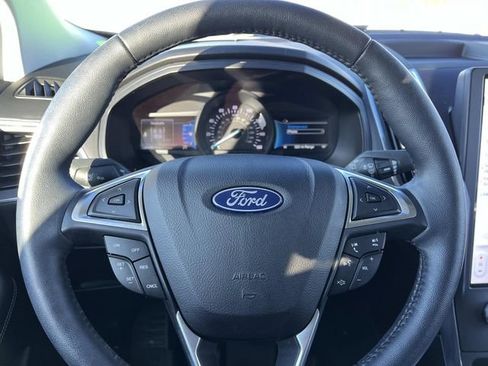 Certified 2023 Ford Edge Titanium image 21