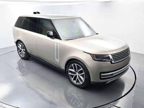 Used 2025 Land Rover Range Rover Autobiography image 40