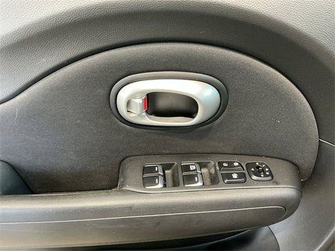 Certified 2018 Kia Soul image 16