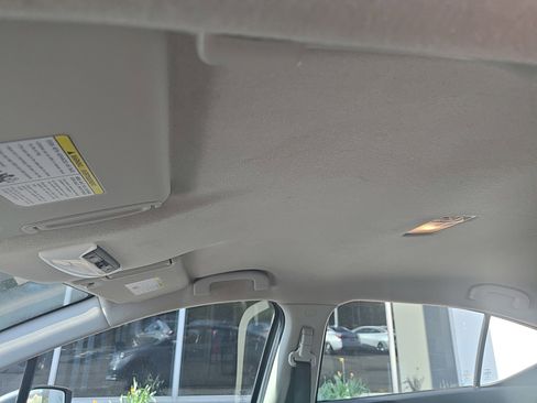 Used 2021 Nissan Versa SV FWD image 10