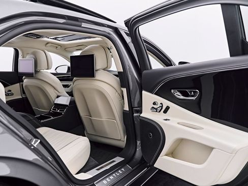 Used 2022 Bentley Flying Spur W12 AWD/4WD image 32