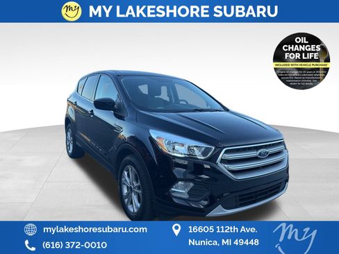 Used 2017 Ford Escape SE image 1