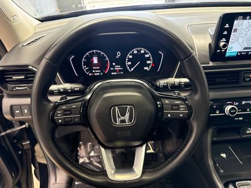 Used 2024 Honda Pilot Touring image 18