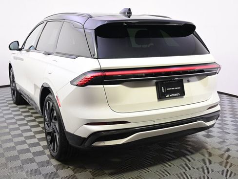 New 2026 Lincoln Nautilus Reserve image 4