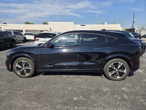 New 2023 Ford Mustang Mach-E Premium image 4