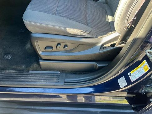 Used 2017 Chevrolet Suburban LS image 12