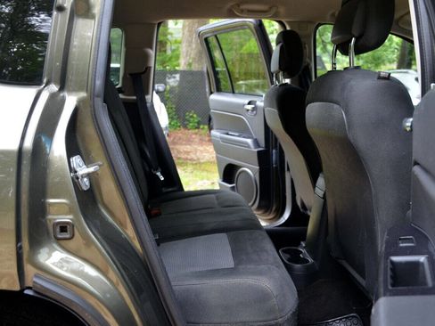 Used 2016 Jeep Compass Sport w/ Power Value Group image 8