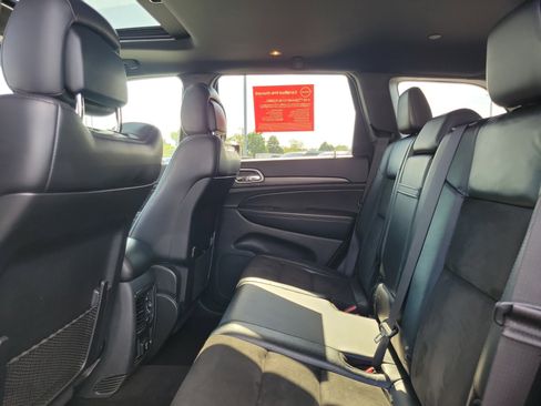 Used 2020 Jeep Grand Cherokee Altitude image 11