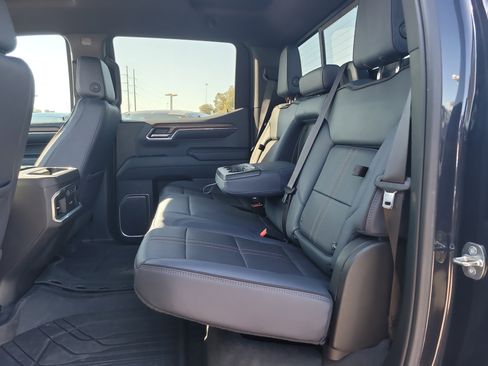 Used 2023 Chevrolet Silverado 1500 High Country w/ Technology Package image 12