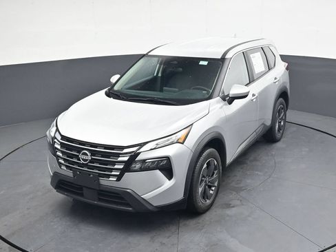 Used 2025 Nissan Rogue SV FWD image 40