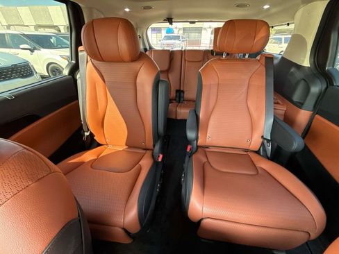 Used 2025 Kia Carnival SX Prestige FWD image 39