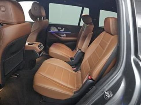 Used 2025 Mercedes-Benz GLS 450 4MATIC w/ AMG Line Exterior image 8